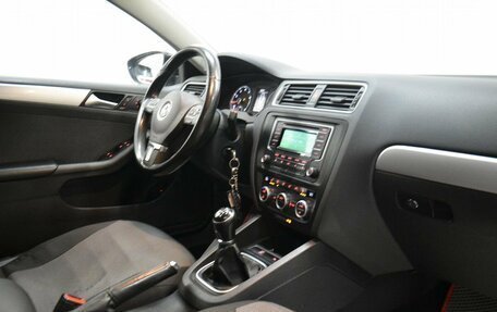 Volkswagen Jetta VI, 2013 год, 899 000 рублей, 16 фотография