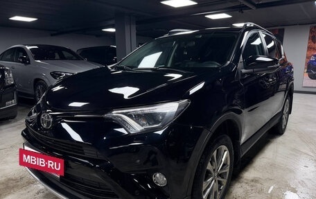 Toyota RAV4, 2017 год, 2 600 000 рублей, 2 фотография
