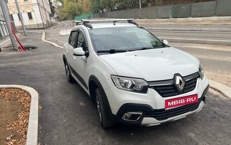 Renault Logan II, 2022 год, 1 100 000 рублей, 1 фотография
