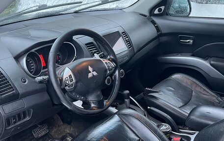 Mitsubishi Outlander III рестайлинг 3, 2008 год, 815 000 рублей, 11 фотография