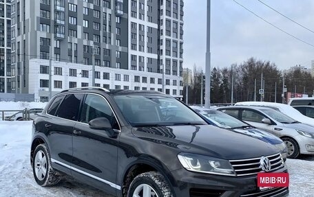 Volkswagen Touareg III, 2015 год, 2 950 000 рублей, 2 фотография