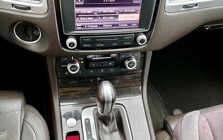 Volkswagen Touareg III, 2015 год, 2 950 000 рублей, 7 фотография