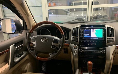Toyota Land Cruiser 200, 2013 год, 3 810 000 рублей, 9 фотография