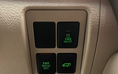 Toyota Land Cruiser 200, 2013 год, 3 810 000 рублей, 21 фотография