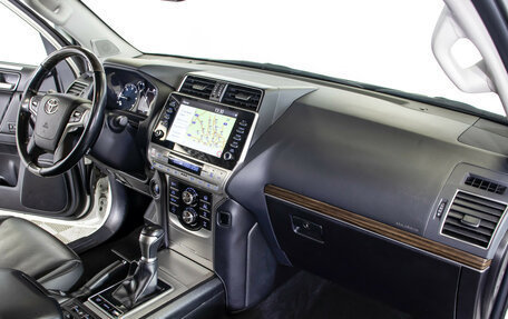 Toyota Land Cruiser Prado 150 рестайлинг 2, 2021 год, 6 488 000 рублей, 7 фотография