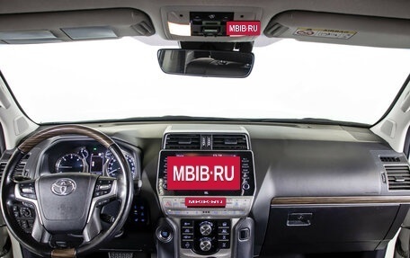 Toyota Land Cruiser Prado 150 рестайлинг 2, 2021 год, 6 488 000 рублей, 10 фотография