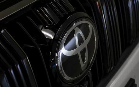 Toyota Land Cruiser Prado 150 рестайлинг 2, 2021 год, 6 488 000 рублей, 29 фотография