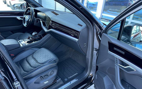 Volkswagen Touareg III, 2019 год, 6 200 000 рублей, 15 фотография