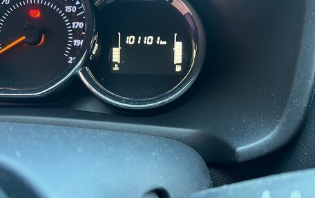 Renault Logan II, 2022 год, 1 100 000 рублей, 4 фотография