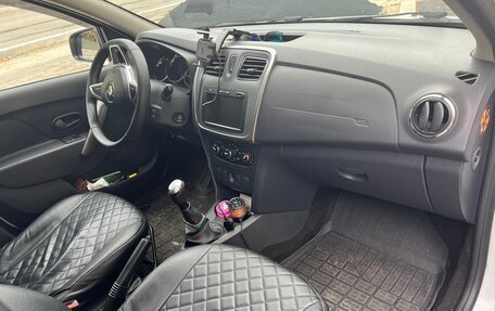 Renault Logan II, 2022 год, 1 100 000 рублей, 7 фотография