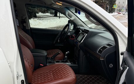 Toyota Land Cruiser Prado 150 рестайлинг 2, 2017 год, 4 900 000 рублей, 12 фотография