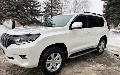 Toyota Land Cruiser Prado 150 рестайлинг 2, 2017 год, 4 900 000 рублей, 6 фотография