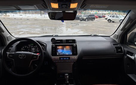 Toyota Land Cruiser Prado 150 рестайлинг 2, 2017 год, 4 900 000 рублей, 10 фотография