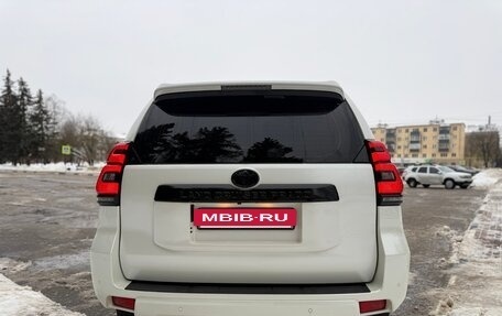 Toyota Land Cruiser Prado 150 рестайлинг 2, 2017 год, 4 900 000 рублей, 8 фотография