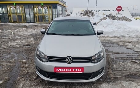 Volkswagen Polo VI (EU Market), 2011 год, 650 000 рублей, 2 фотография