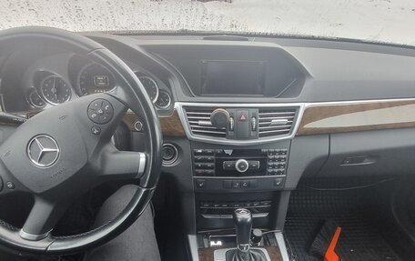 Mercedes-Benz E-Класс, 2010 год, 1 450 000 рублей, 8 фотография