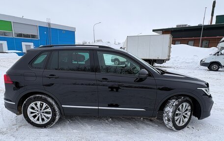 Volkswagen Tiguan II, 2021 год, 2 500 000 рублей, 4 фотография