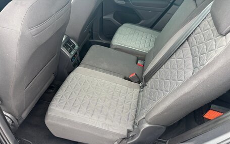 Volkswagen Tiguan II, 2021 год, 2 500 000 рублей, 20 фотография