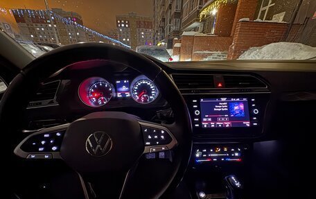 Volkswagen Tiguan II, 2021 год, 2 500 000 рублей, 36 фотография