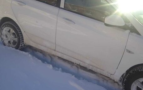 Hyundai Solaris II рестайлинг, 2016 год, 500 000 рублей, 3 фотография