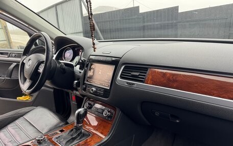 Volkswagen Touareg III, 2011 год, 2 600 000 рублей, 10 фотография