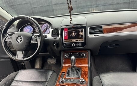 Volkswagen Touareg III, 2011 год, 2 600 000 рублей, 11 фотография