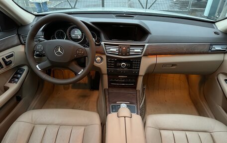 Mercedes-Benz E-Класс, 2009 год, 1 380 000 рублей, 24 фотография
