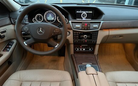 Mercedes-Benz E-Класс, 2009 год, 1 380 000 рублей, 32 фотография