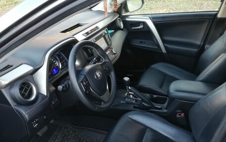 Toyota RAV4, 2017 год, 2 850 000 рублей, 9 фотография