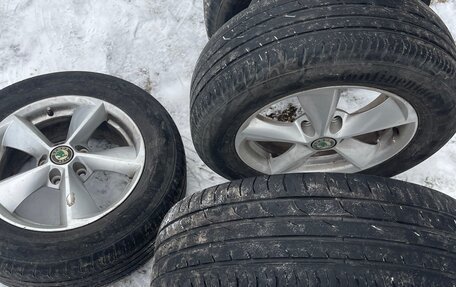 Skoda Yeti I рестайлинг, 2017 год, 1 350 000 рублей, 14 фотография