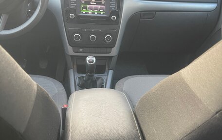 Skoda Yeti I рестайлинг, 2017 год, 1 350 000 рублей, 13 фотография