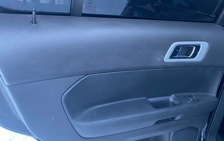 Ford Explorer VI, 2013 год, 1 500 000 рублей, 8 фотография