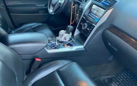 Ford Explorer VI, 2013 год, 1 500 000 рублей, 5 фотография