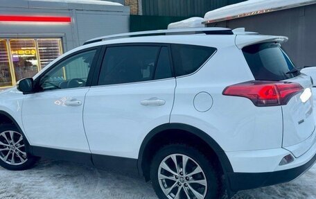 Toyota RAV4, 2019 год, 3 200 000 рублей, 3 фотография