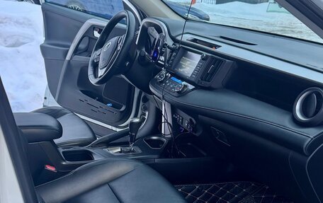 Toyota RAV4, 2019 год, 3 200 000 рублей, 5 фотография