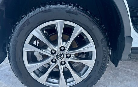 Toyota RAV4, 2019 год, 3 200 000 рублей, 6 фотография