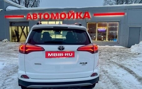 Toyota RAV4, 2019 год, 3 200 000 рублей, 4 фотография