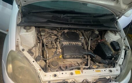 Toyota Vitz, 2001 год, 350 000 рублей, 5 фотография