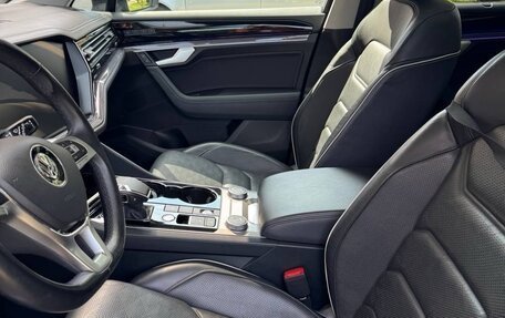 Volkswagen Touareg III, 2019 год, 6 100 000 рублей, 8 фотография