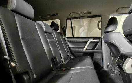 Toyota Land Cruiser Prado 150 рестайлинг 2, 2018 год, 5 450 000 рублей, 16 фотография