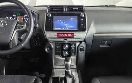Toyota Land Cruiser Prado 150 рестайлинг 2, 2018 год, 5 450 000 рублей, 15 фотография