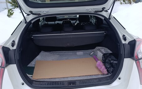 Toyota Prius IV XW50, 2017 год, 1 650 000 рублей, 15 фотография