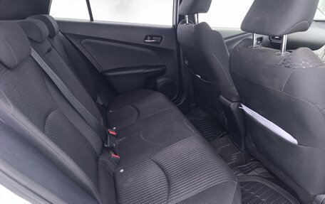 Toyota Prius IV XW50, 2017 год, 1 650 000 рублей, 5 фотография