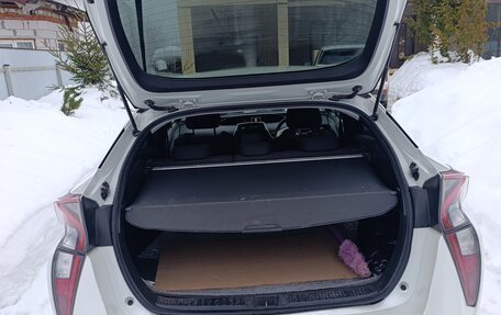 Toyota Prius IV XW50, 2017 год, 1 650 000 рублей, 14 фотография