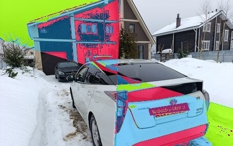 Toyota Prius IV XW50, 2017 год, 1 650 000 рублей, 4 фотография