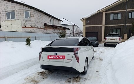 Toyota Prius IV XW50, 2017 год, 1 650 000 рублей, 3 фотография