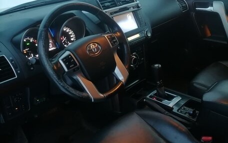 Toyota Land Cruiser Prado 150 рестайлинг 2, 2014 год, 3 760 000 рублей, 5 фотография