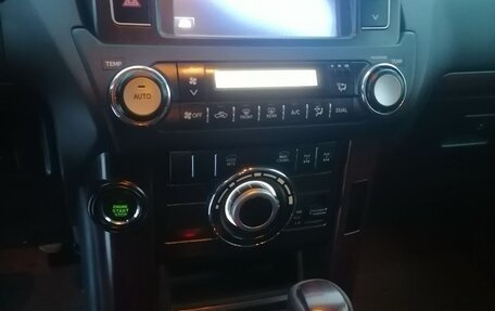 Toyota Land Cruiser Prado 150 рестайлинг 2, 2014 год, 3 760 000 рублей, 7 фотография