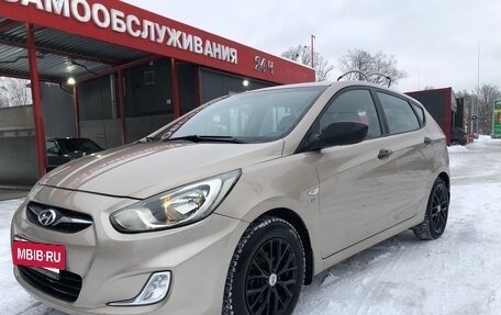 Hyundai Solaris II рестайлинг, 2012 год, 839 000 рублей, 13 фотография