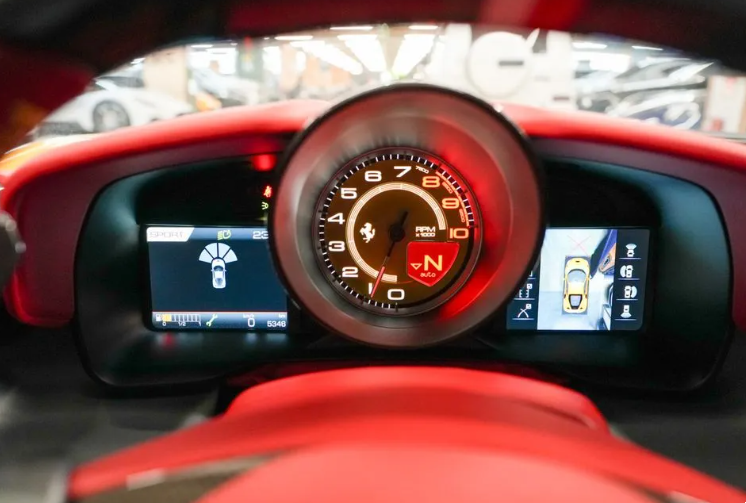 Ferrari F8, 2022 год, 29 200 000 рублей, 6 фотография